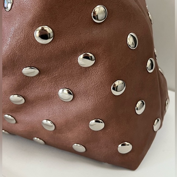 Liziblloy Tan Slouchy Studded Hobo Bag NWOT - Picture 9 of 11